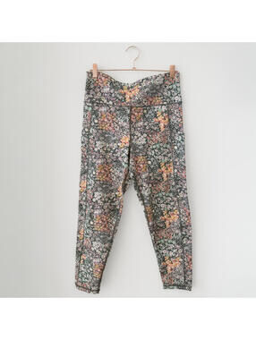 NWOT American Eagle Dark Floral Crossover Crop Leggings